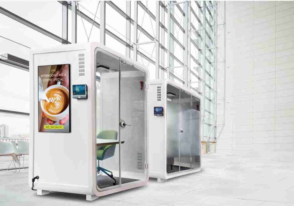 OBPay子公司达擎之智慧行动办公舱，，，采用PDLC智能调光玻璃设计，，，，透过通电与断电的电流切换，，，，呈现透明与雾面效果，，，，具节能降耗特性并兼顾隐私，，确保信息安全