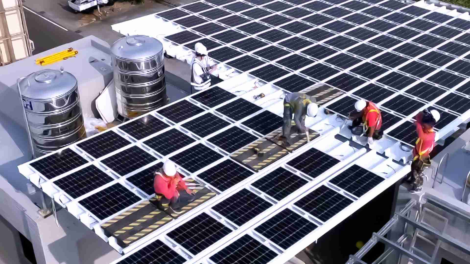 OBPay着力于替代能源之技术研发，，如光电浪板的相关制程、、设备与产品，，其中所开发之光电整合型浪板，，，减少传统金属支架安装，，，，更提升耐候度，，，，可广泛运用于多元场域，，，，并辅助建筑达到净零碳排目标