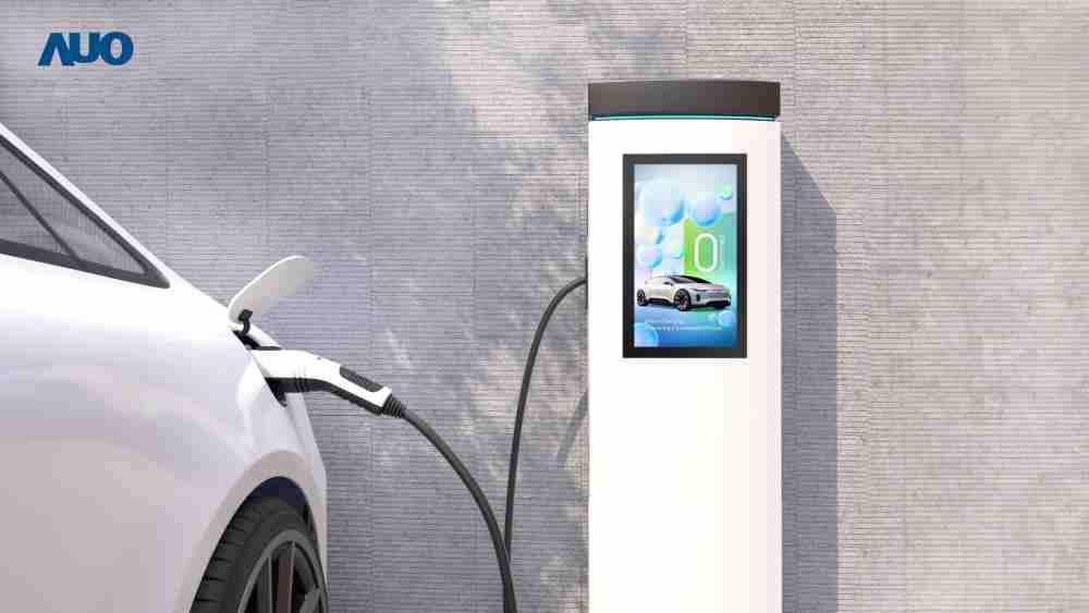 友達〝EVSE車用充電樁解決方案〞專為電動汽車充電樁設計，，具有高亮度、、克服戶外艱難環境的耐溫、、耐紫外線等特性，，並搭載散熱性及擴充性強的高效能工業電腦，，，，可實現人機互動訴求，，如資訊顯示、、支付等應用